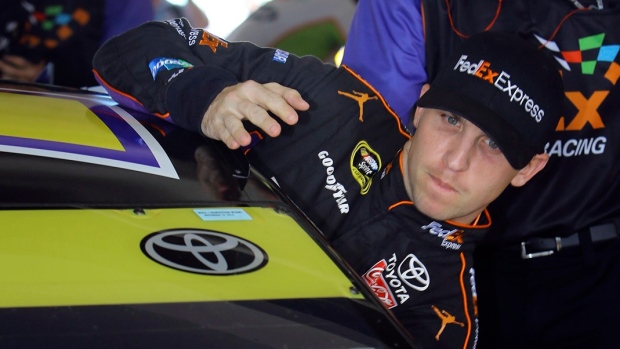 Hamlin meets rapper Lil Wayne, saves a seat for Michael Jordan at NASCAR championship weekend Article Image 0