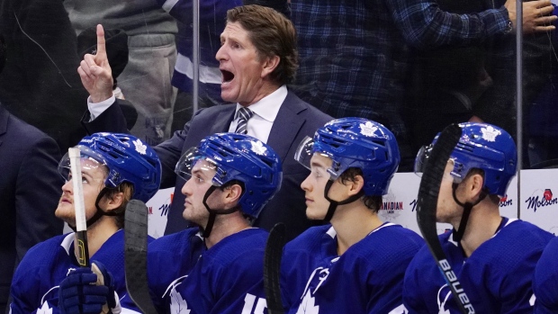 Mike Babcock and Leafs bench