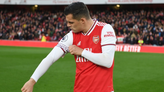 Granit Xhaka removes captain's armband