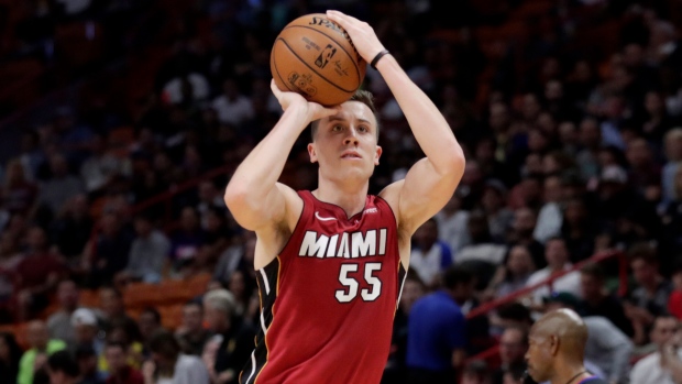 duncan robinson sneakers