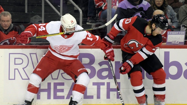 What's the worst jersey the Wings have ever worn? : r/DetroitRedWings