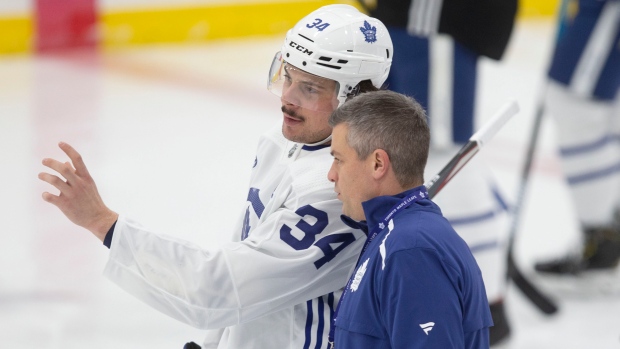 Auston Matthews and Sheldon Keefe