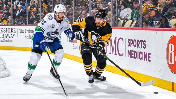 Canucks Penguins 2 Canucks Penguins 2