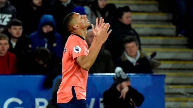 More misery for Silva as Leicester scores late vs Everton , The Canadian Press More misery for Silva as Leicester scores late vs Everton