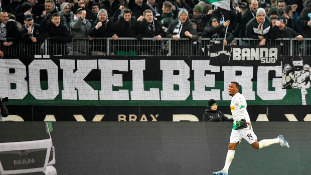 Leipzig beaten, Bundesliga title race thrown wide open , The Canadian Press Leipzig beaten, Bundesliga title race thrown wide open