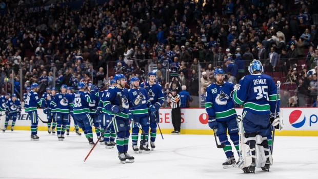 Canucks news: Bo Horvat endorses Elias Pettersson to take over Vancouver  captaincy after Islanders trade