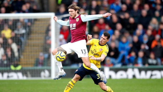 Burnley's Jeff Hendrick and Arsenal's Granit Xhaka 