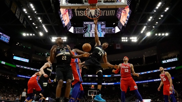 Giannis Antetokounmpo Shines As Milwaukee Bucks Defeat - Black And Blue Rugby Milwaukee Giannis Antetokounmpo Shines As Milwaukee Bucks Defeat - Black And Blue Rugby Milwaukee