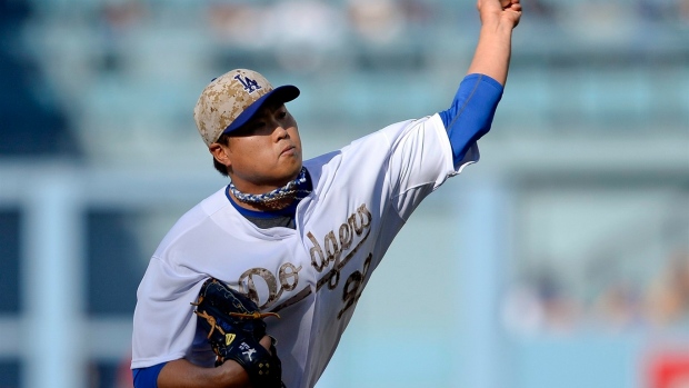 Hyun-Jin Ryu takes perfect game into 8th inning, Dodgers hang on to beat Reds 4-3 Article Image 0, The Canadian Press Hyun-Jin Ryu takes perfect game into 8th inning, Dodgers hang on to beat Reds 4-3 Article Image 0