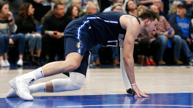 Luka Doncic angry at refs after taking blow to face - TSN.ca