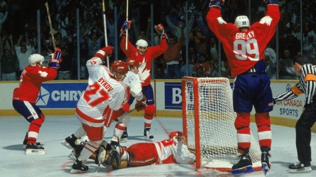 Wayne Gretzky Mario Lemieux Canada Cup , Bruce Bennett Studios/Getty Images Wayne Gretzky Mario Lemieux Canada Cup