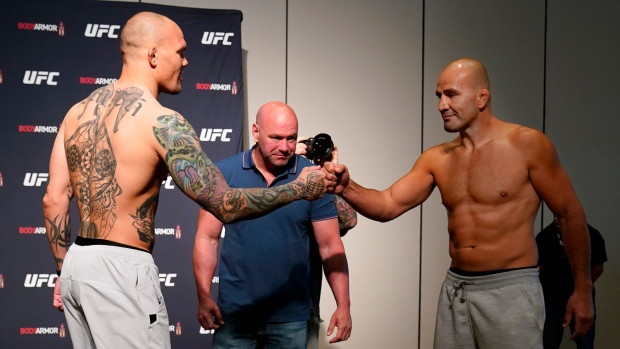 Anthony Smith Glover Teixeira, Cooper Neill/Zuffa LLC via Getty Images Anthony Smith Glover Teixeira