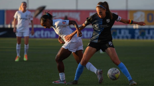 Crystal Dunn Sarah Woldmoe