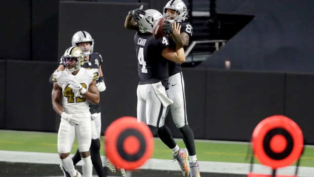 Derek Carr Darren Waller