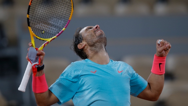 Rafael Nadal beats Jannik Sinner after midnight for 13th French semifinal - TSN.ca