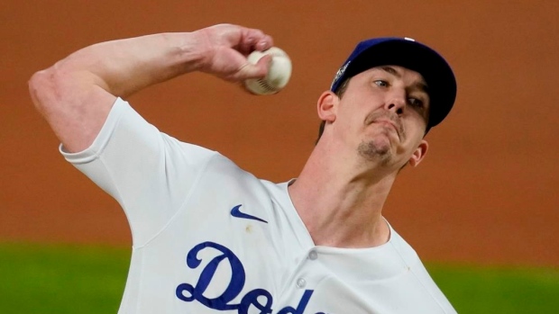 Dodgers' Kenley Jansen gives up walk-off grand slam to Padres