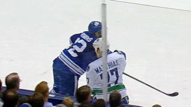 Stephane Robidas contact on Shawn Matthias