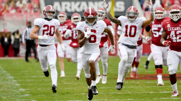 Alabama's DeVonta Smith (6) returns a punt for a touchdown against Arkansas , The Canadian Press Alabama's DeVonta Smith (6) returns a punt for a touchdown against Arkansas