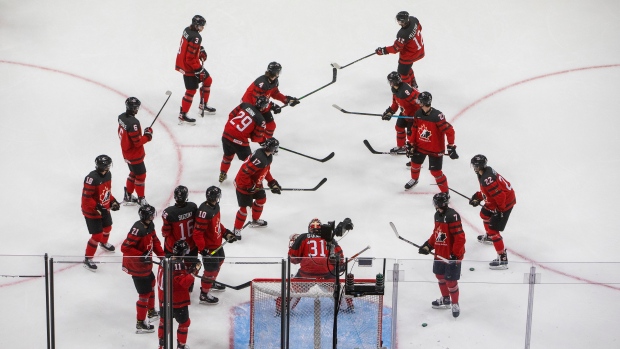 Photo of Kanada wird seine WJC-Titelverteidigung am Boxing Day gegen Deutschland auf TSN beginnen
