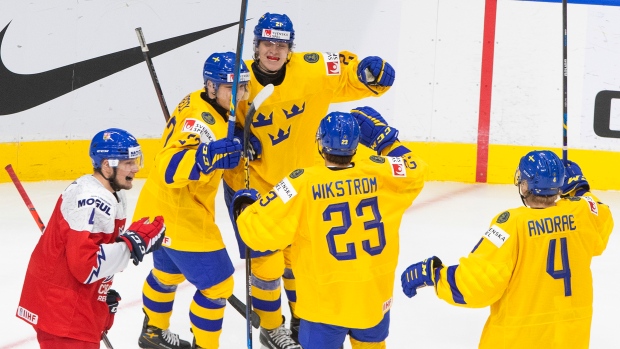 Sweden celebrates against Czech Republic