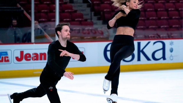 Moore-Towers, Marinaro lead after short program of virtual Skate Canada Challenge Article Image 0