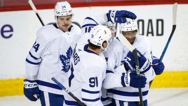 Wayne Simmonds, Maple Leafs celebrate