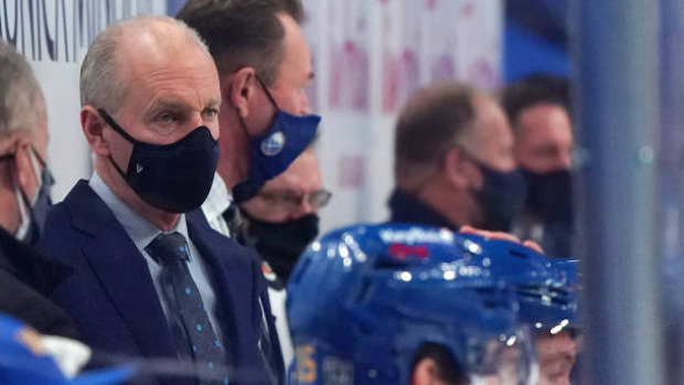 lille Uforglemmelig Ny mening Buffalo Sabres head coach Ralph Krueger tests positive for COVID-19 - TSN.ca