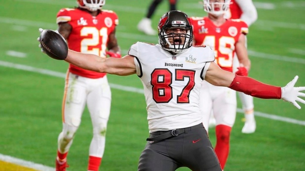 Gronk sales bucks jersey