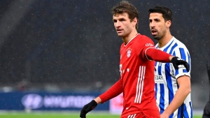 Bayern Munich's Muller announces contract extension by recreating childhood bedroom