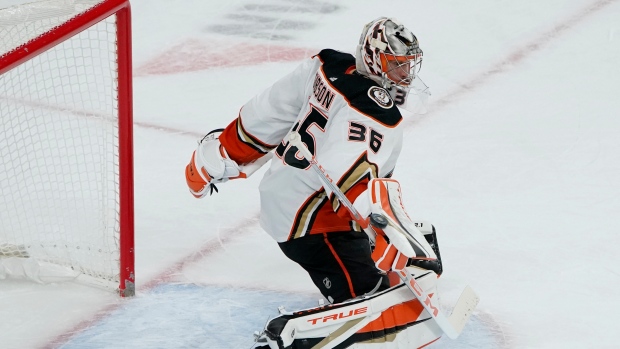 John Gibson zaprzecza plotkom handlowym o Anaheim Ducks