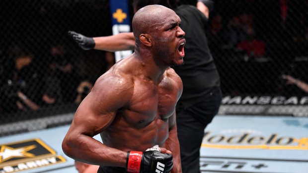 Kamaru Usman Defeats Gilbert Burns To Retain Welterweight Title Tsn Ca