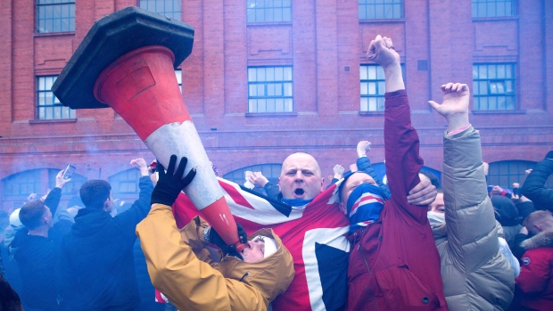 Glasgow Rangers fans celebrate 