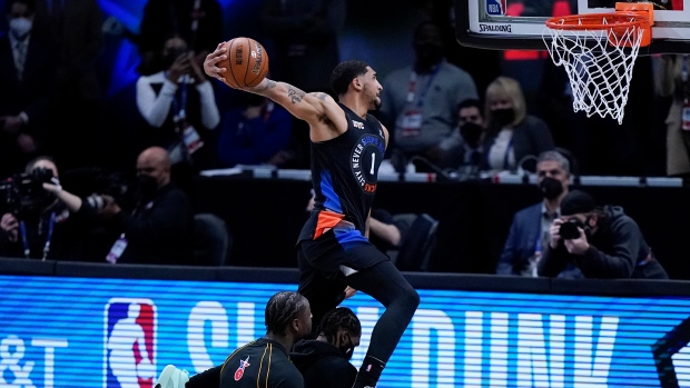 Warriors' Juan Toscano-Anderson second to Toppin in slam dunk contest