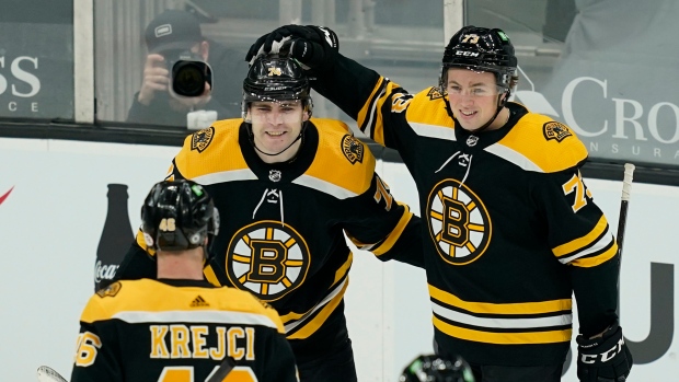 David Krejci scores twice as Bruins pull away from Flyers, 4-1 