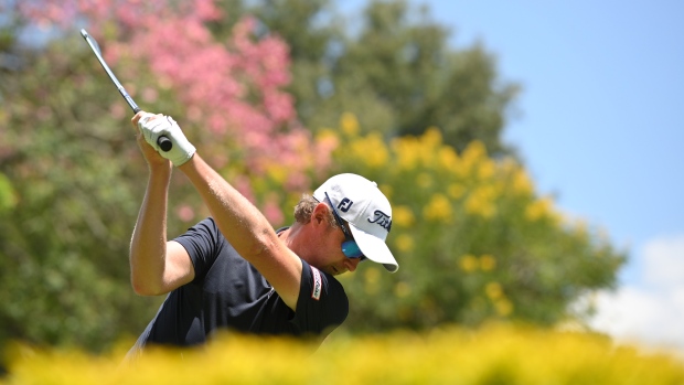 Harding leads by two at Kenya Open, Veerman sets course record