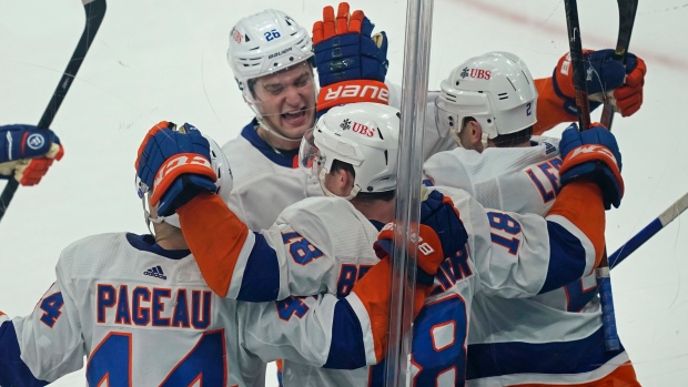New York Islanders Rally Disappoint Boston Bruins Fans With Ot Victory Tsn Ca