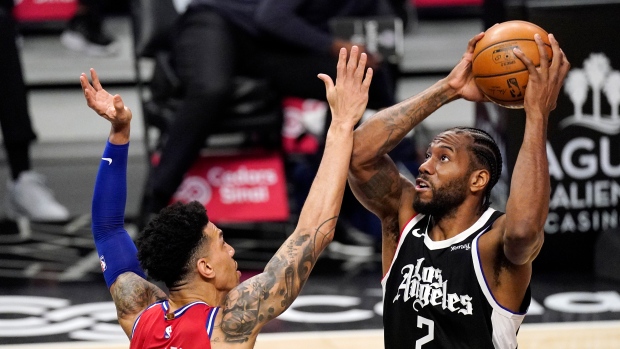 Kawhi Leonard leads Clippers past Raptors in 1st game against former team