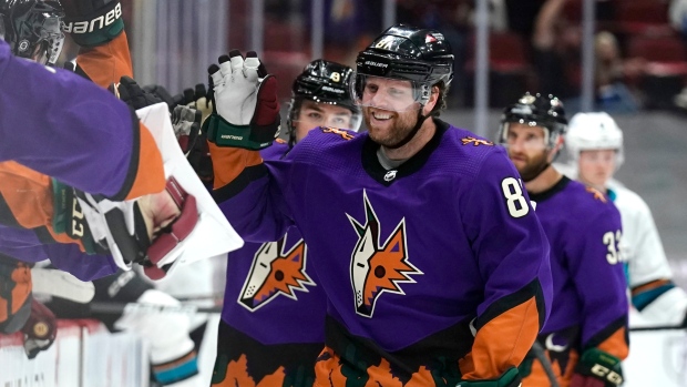 Phil kessel arizona coyotes hot sale jersey