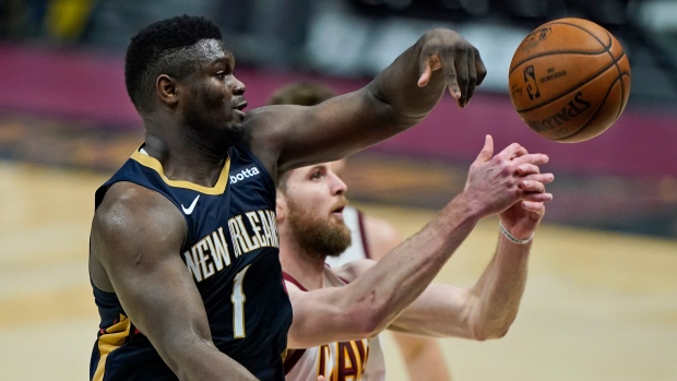Zion Williamson dominates on DEFENSE as New Orleans Pelicans get first win  in preseason