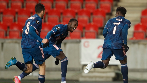 Arsenal celebrates