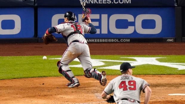 New York Yankees Stop Five Game Skid Beat Atlanta Braves On Wild Pitch Walk Tsn Ca New York Yankees Stop Five Game Skid Beat Atlanta Braves On Wild Pitch Walk Tsn Ca