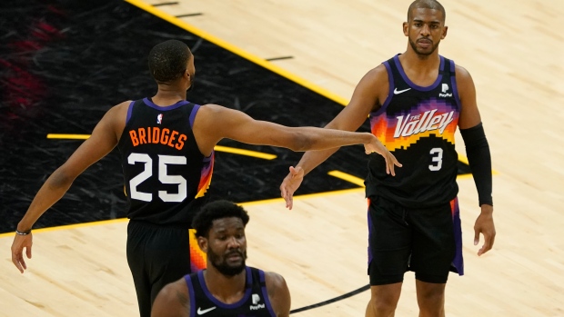 Chris Paul, Suns celebrate