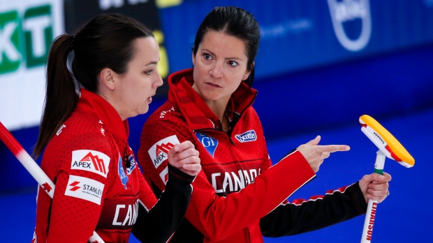 Kerri Einarson and Val Sweeting