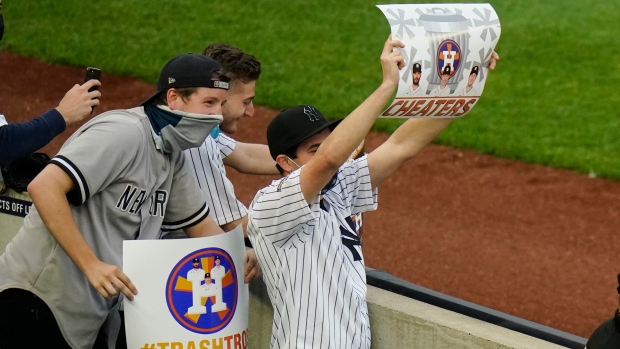 new-york-yankees-fans-jeer-houston-astros.jpg