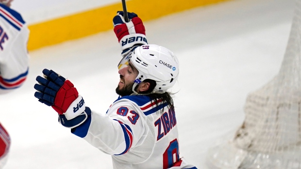 Kreider scores twice to lift New York Rangers to victory over Los