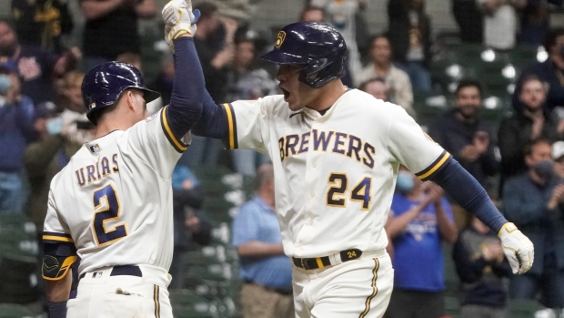 Arcia's pinch hit leads to Brewers victory