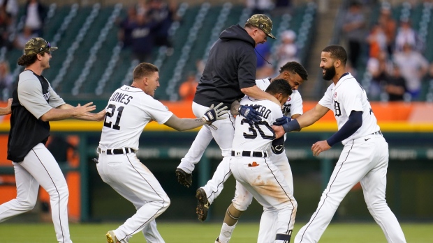 Harold Castro's hit in 10th gives Detroit Tigers win over Chicago Cubs 