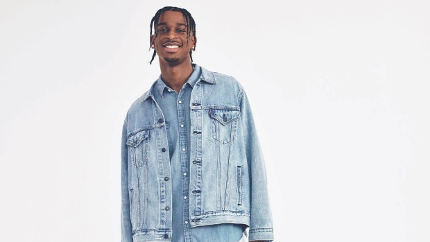 Shai Gilgeous-Alexander on Instagram: Side hustle, modeling 😏 @levis  #501Originals