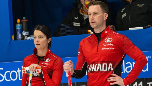 Kerri Einarson and Brad Gushue , © WCF / Celine Stucki Kerri Einarson and Brad Gushue