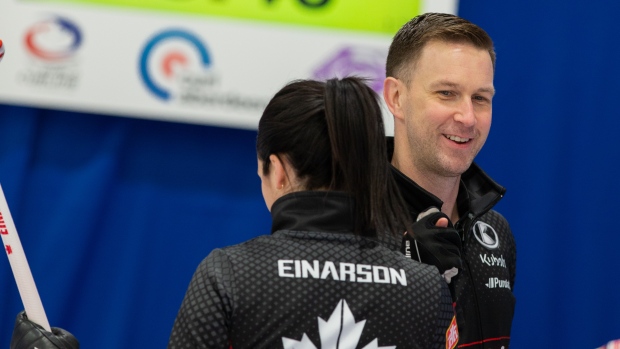 Kerri Einarson and Brad Gushue , © WCF / Celine Stucki Kerri Einarson and Brad Gushue